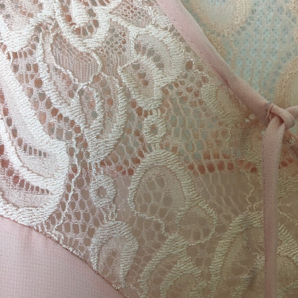 Blush Pink Flowy Sheer Lace Top - Picture 4 of 6